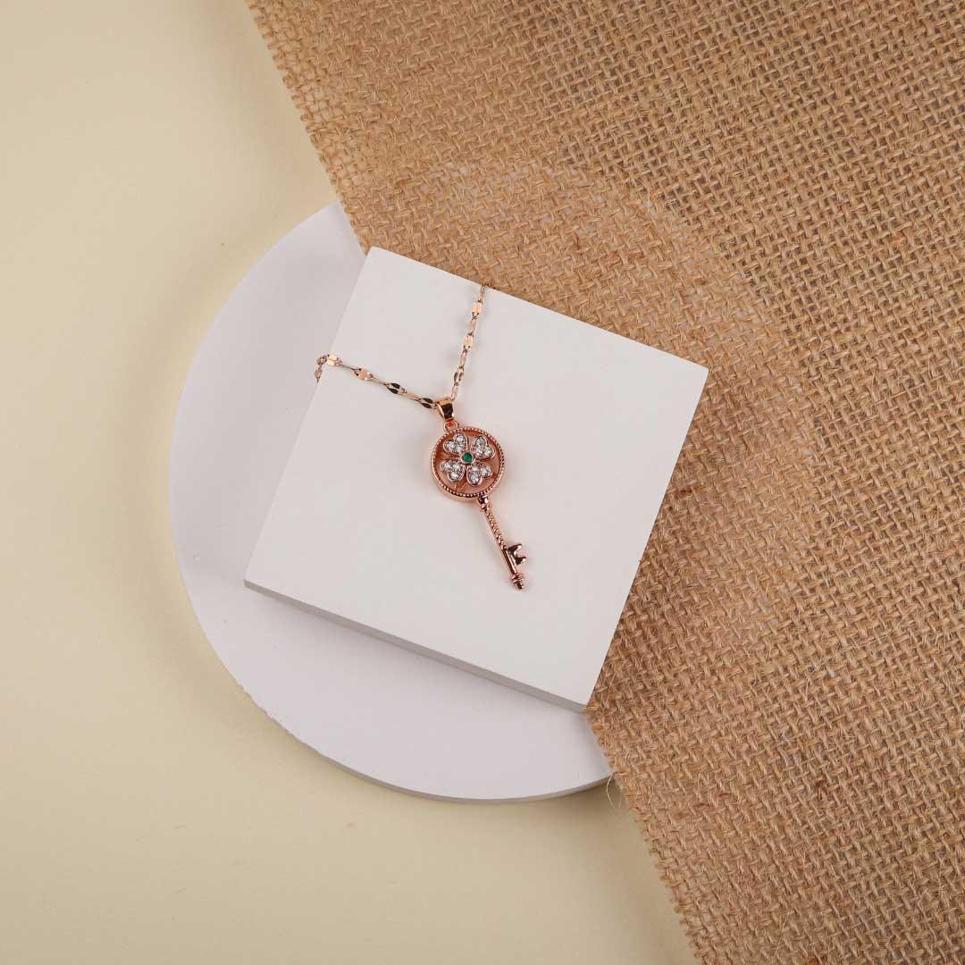 Iconic Beauty: Minimalist Key Pendant Necklace for girls - Saundarya Store